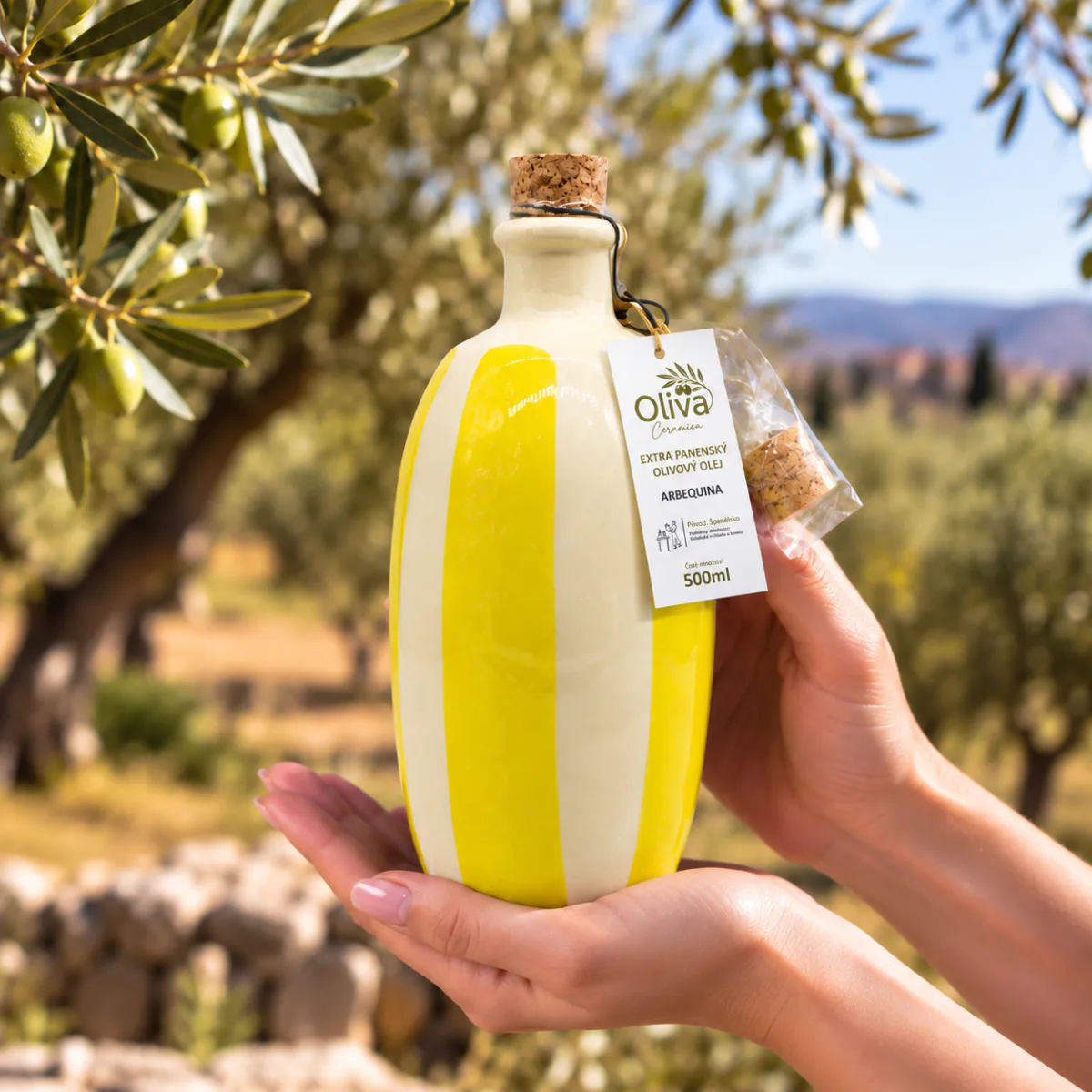 Žluté pruhy – produkt v rukou